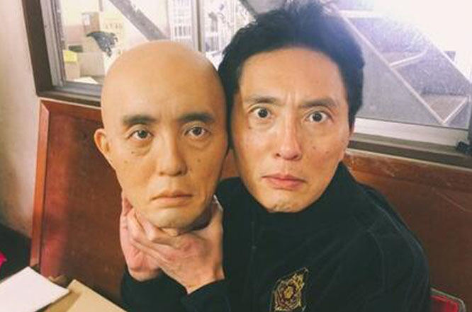 人脸识别技术是最近最热门的科技技术之一，相信没人会反对。这项技术已经被应用到我们生活当中，那么号称易容级效果的硅胶仿真面具，人脸识别技术是否可以识别出硅胶仿真面具呢？